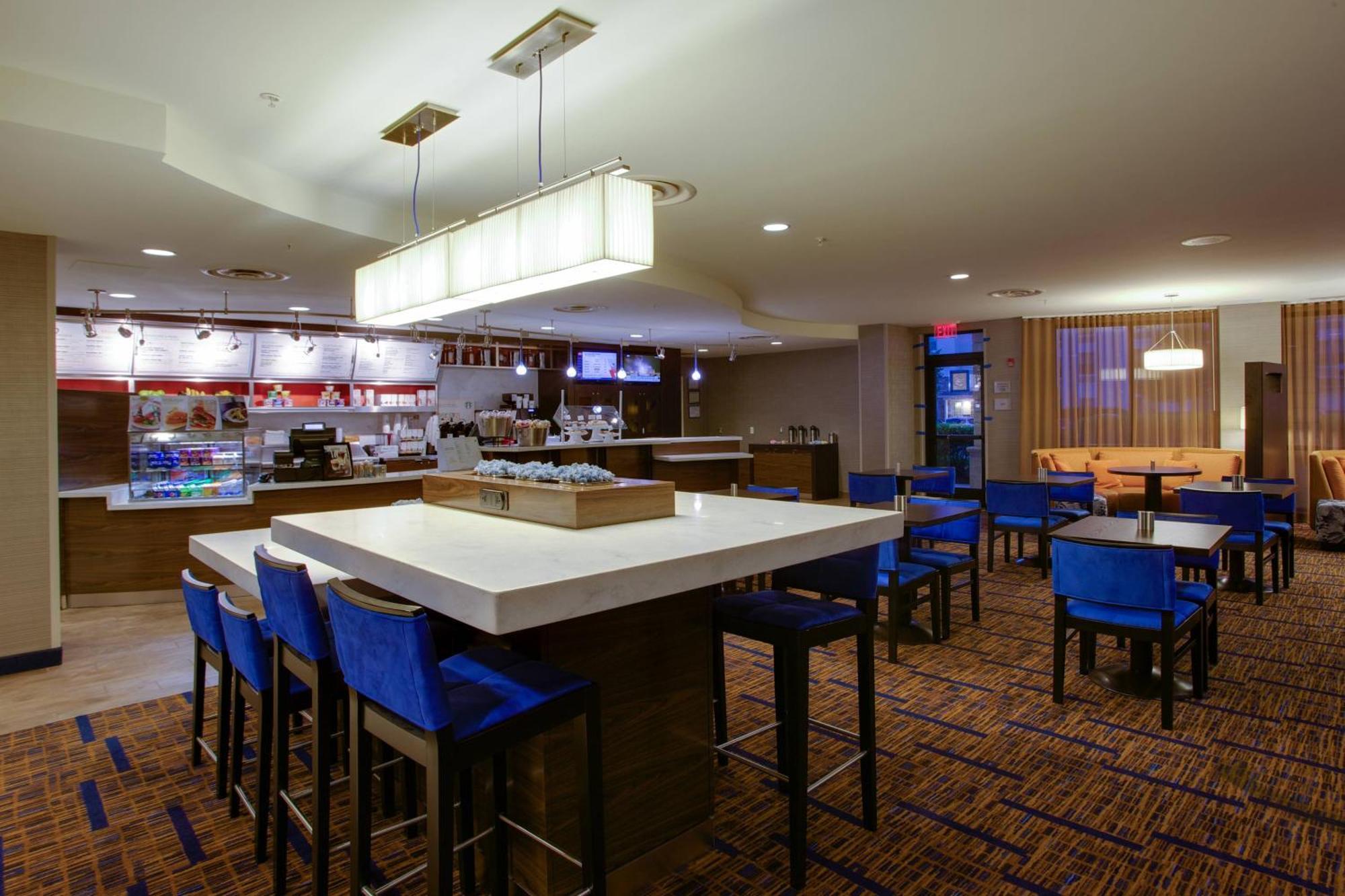 Courtyard Republic Airport Long Island/Farmingdale Hotel Exterior photo