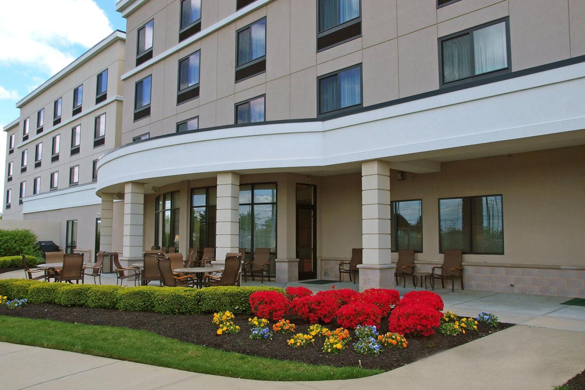 Courtyard Republic Airport Long Island/Farmingdale Hotel Exterior photo